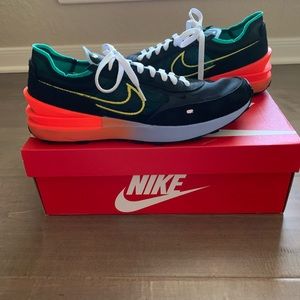 Men’s Nike Waffle One Athletic Shoes IN LIKE NEW CONDITION